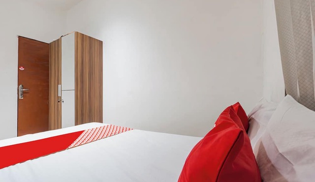 OYO Life 93978 Wisma Homestay Syariah in Surabaya