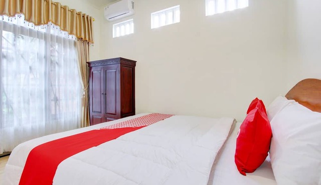 Hotel O Mbah Carik Homestay Syari'ah in Mungkid