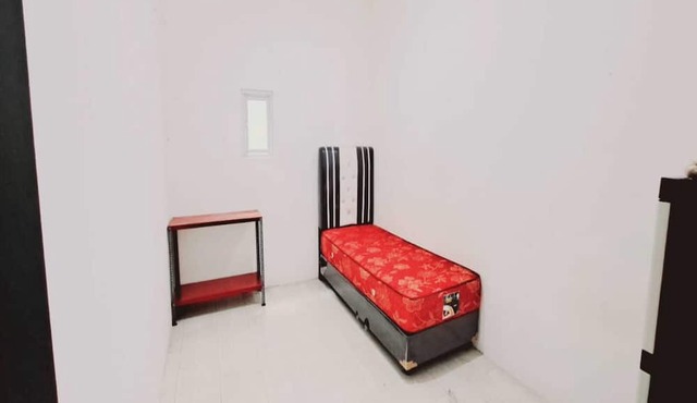 SPOT ON 93722 Shannhay Guest House Syariah in Jakarta
