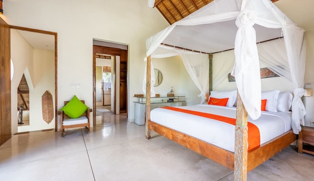 Villa Ku Tama by Villa Finder