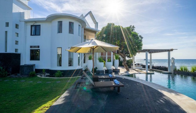 Lawira Beach Villa Lovina