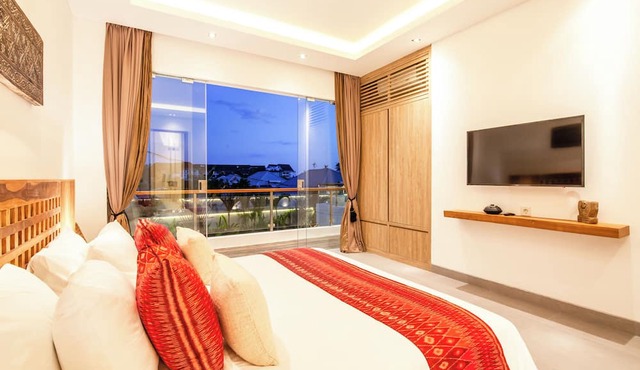 Chic 2BR Villas, Brawah Hub, 300m to Coastal Bliss