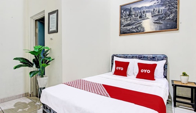 OYO Life 92184 Mr Brown Homestay in Rembang