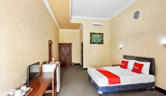 Capital O 93391 Golden Manggis Hotel Near SMKN 1 Lingsar in Batu Kumbung
