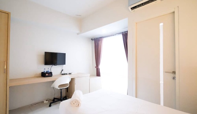 Best Deal And Cozy Stay Studio At The Square Surabaya Apartment in Surabaya