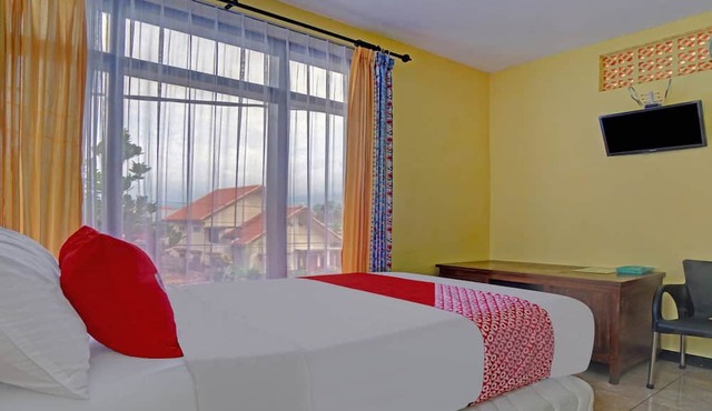 OYO 90488 Harwin Homestay in Batu