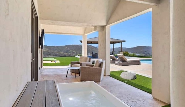Private Gated 6BR Luxury Estate, Gym, Lake View in Escondido