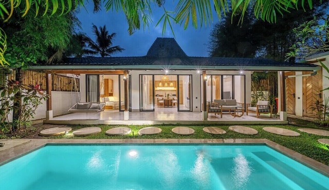 Blue Wave | 3BR Escape in Prime Ubud w Pool+Garden in Ubud