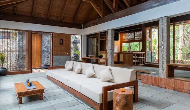 Private Villa with Pool and Garden Views in Nusa Lembongan