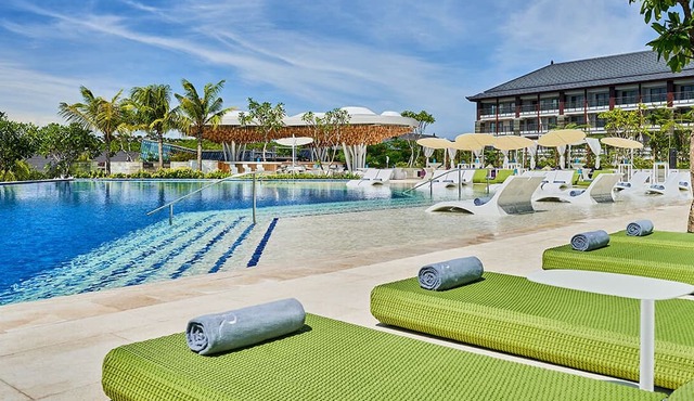 Modern suite with 2 bedrooms and sleeps up to 8 in a tranquil resort in Nusa Dua in Nusa Dua