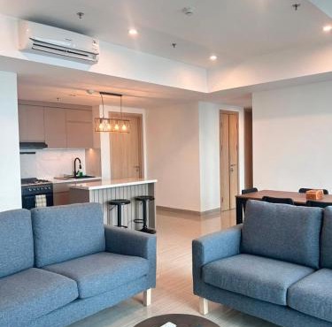 Hillcrest House with private elevator in Dadap