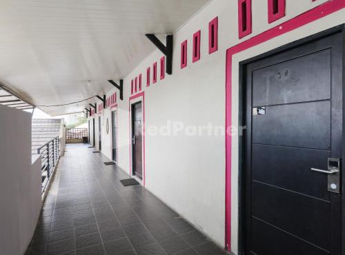 Wisma Malawen Palangkaraya Mitra RedDoorz in Palangkaraya