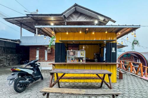 RedDoorz Resort at Rompok Cileunca Pangalengan in Palayangan