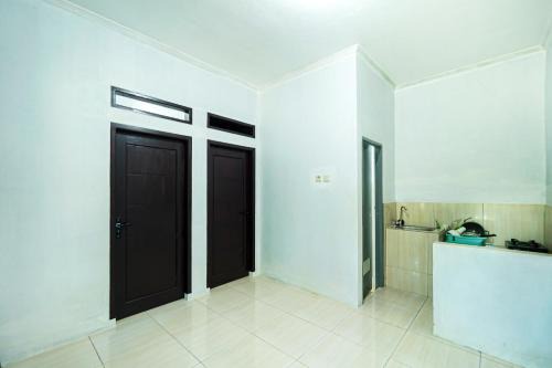 RedDoorz at Pondok Diana Pantai Ujung Genteng 4 in Ujunggenteng
