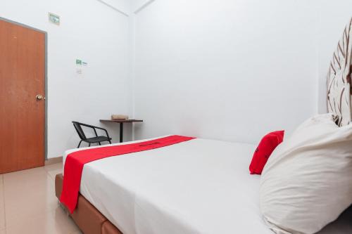 RedDoorz near Universitas Riau Kepulauan in Tanjung Uncang