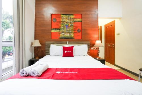 RedDoorz Plus @ Taman Madiun in Madiun