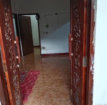 Kahardi guest house in Sengkol