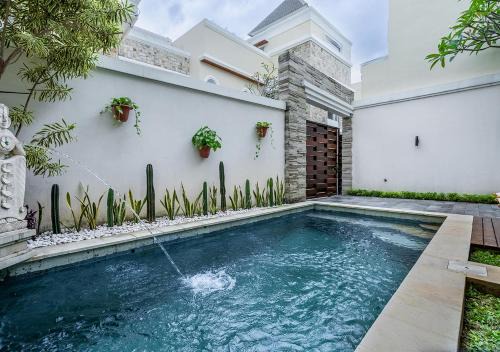 Villa Arsy-2BR Private Oasis with Pool & Rooftop