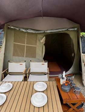 serlok glamping river side in Ciater