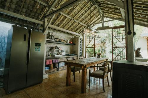 Twin Studio with Smart Projector near Ubud