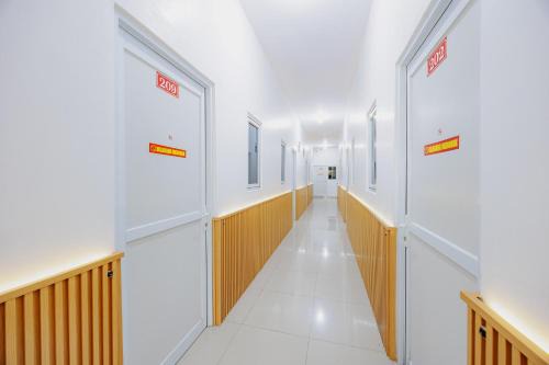 Urbanview Hotel near Exit Tol BSD in Ciater-hilir