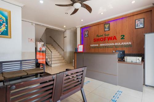 RedDoorz near T1 Juanda Airport in Dares