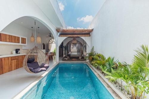 Heart of Seminyak - Villa MAVI - 2 Bdr Private Pool