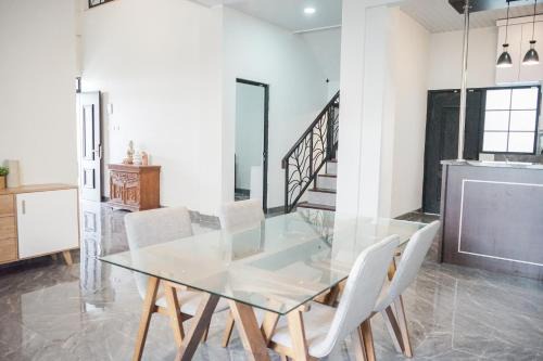 Villa Asana Kolam Renang Private in Godean