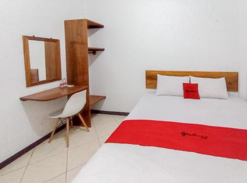 RedDoorz Syariah near Universitas Jenderal Soedirman 3