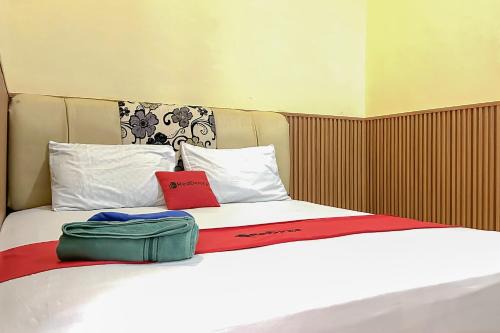 RedDoorz near Wisma Cahaya Abadi Sepinggan Airport Balikpapan in Balikpapan