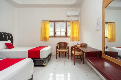 RedDoorz @ Jalan Jendral Sudirman Jambi 2 in Paalmerah