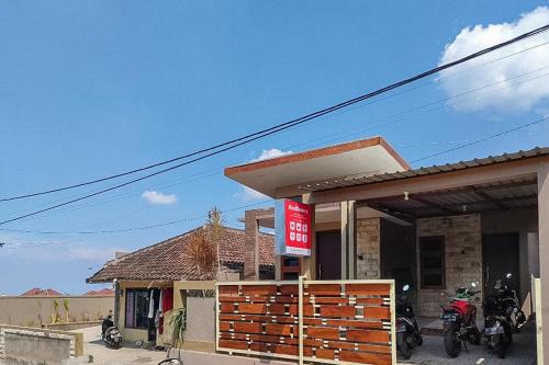 RedDoorz near BNS Batu in Tlekung