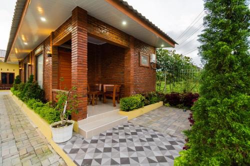 RedDoorz @ Aldos Villa Silangit in Siborongborong