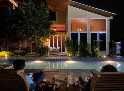 Embay House & Private Pool in Bogor