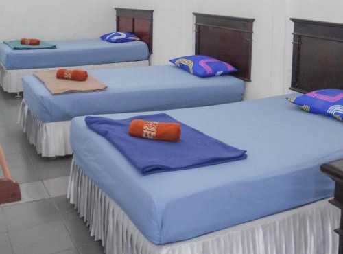 Hotel Rajawali Mitra RedDoorz in Cirebon