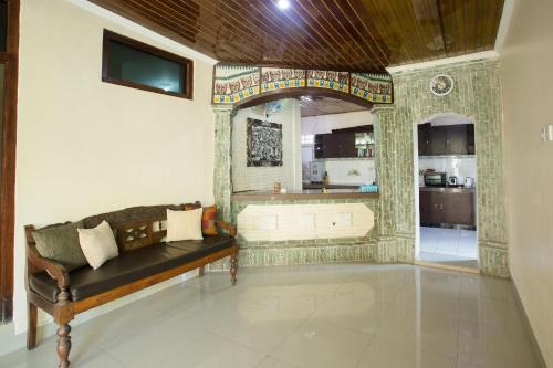 Blanjong Homestay by ecommerceloka