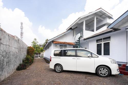 RedDoorz Syariah near RSUD Cimacan in Bogor