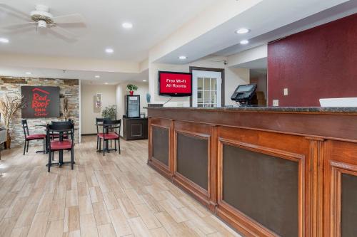 Red Roof Inn Suites Rome 
